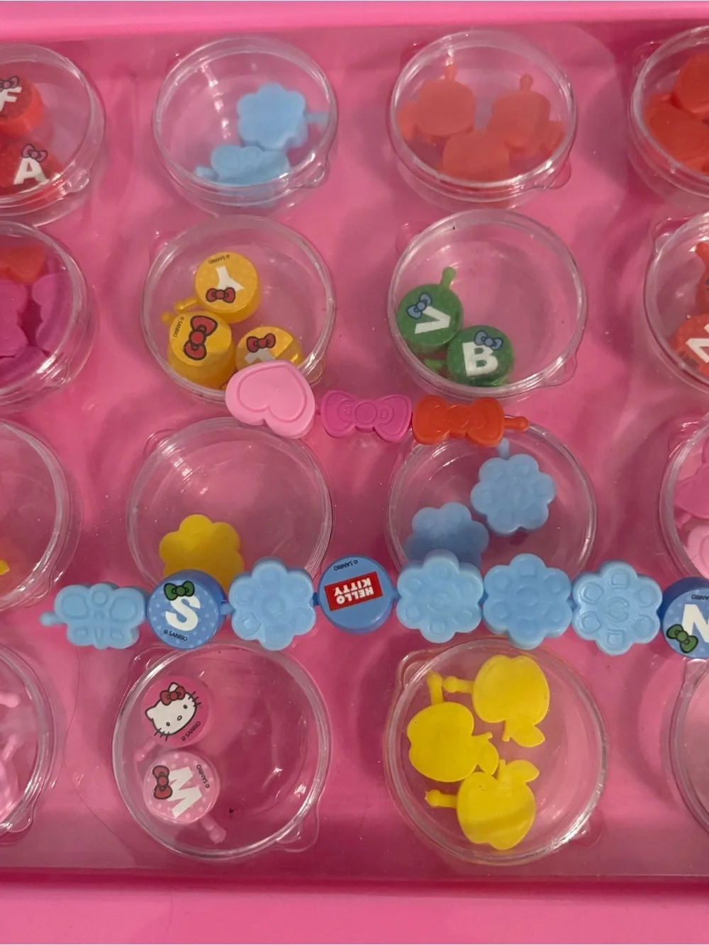 Hello Kitty Beads for Jewelry Making Bracelets - Pop Beads Lap Desk Pink Link